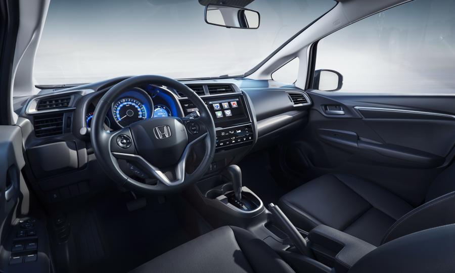 Торпедо Honda Fit 2017 года  (LA) (фото 11 из 40)